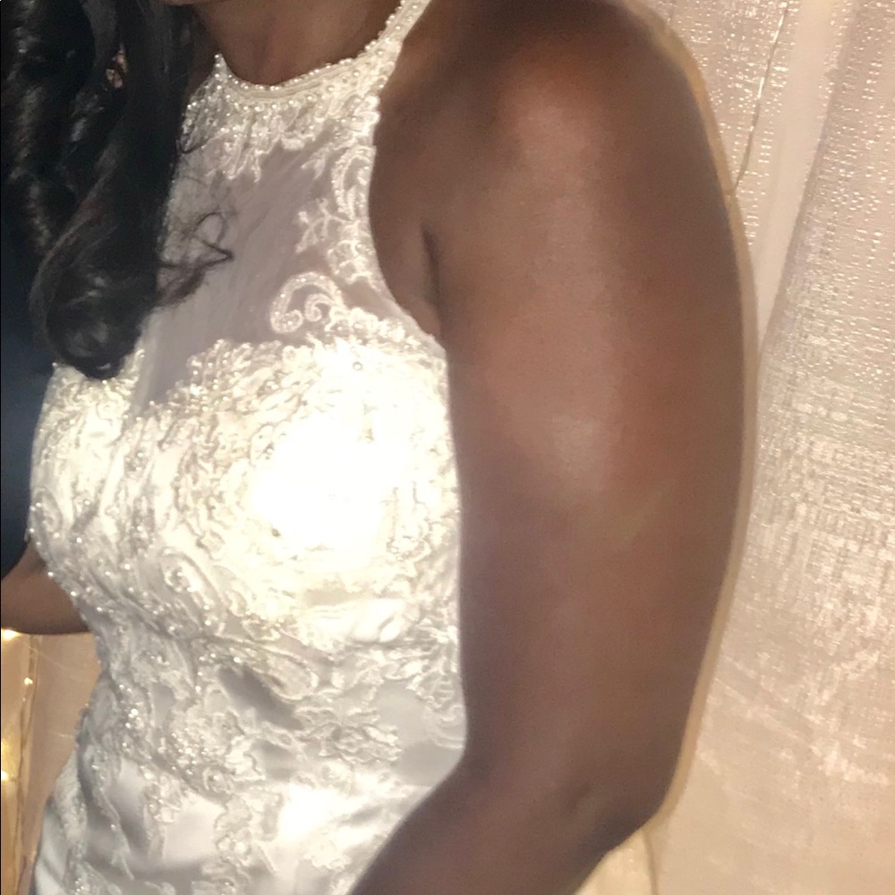 Ivory trumphet wedding gown size 12